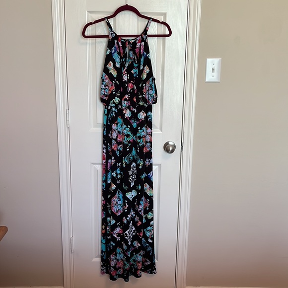 Nicole Maxi Dress - Picture 4 of 8